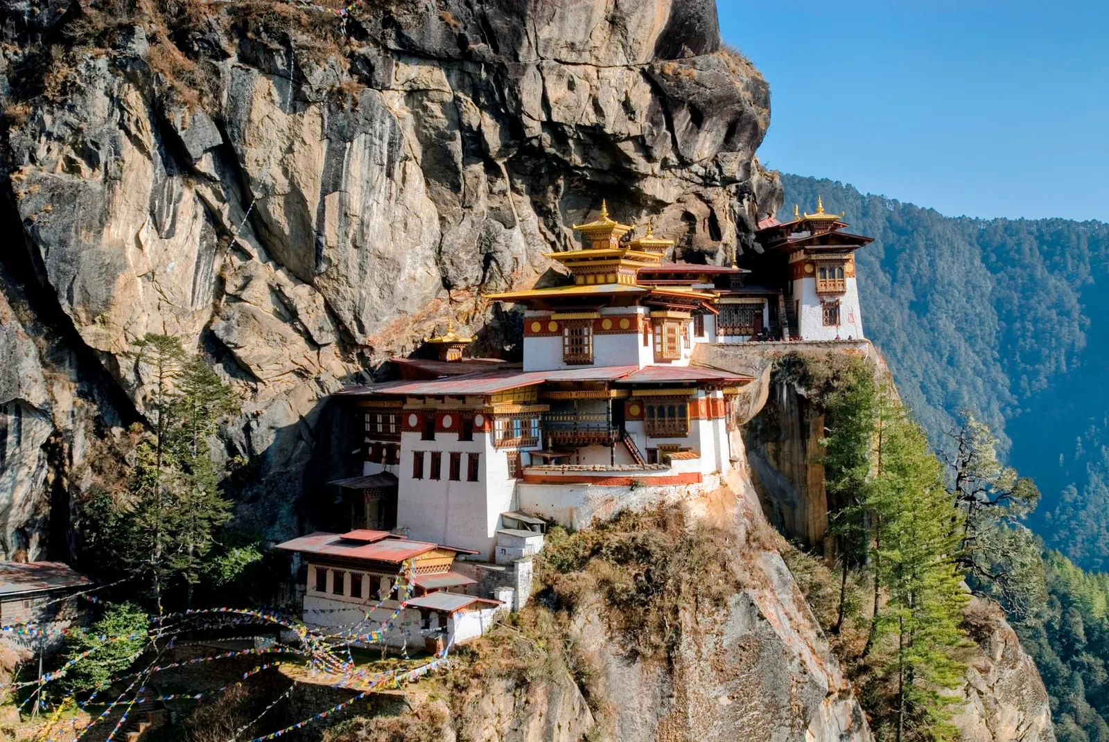 Amazing Bhutan – 7 Nights / 8 Days Himalayan Adventure & Cultural Escape