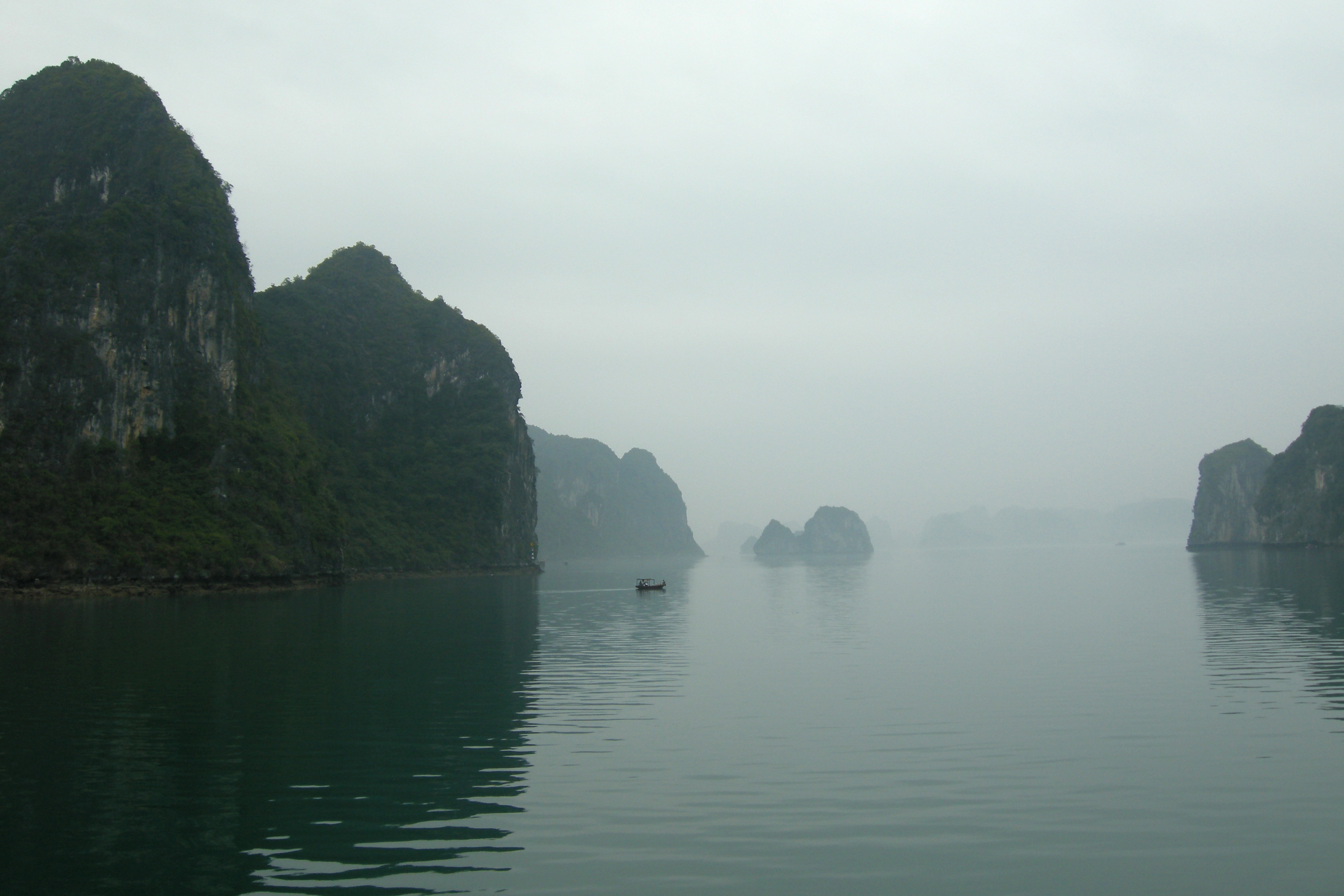 Simply Vietnam – Hanoi, Ha Long Bay & Sapa Mountain Escape 