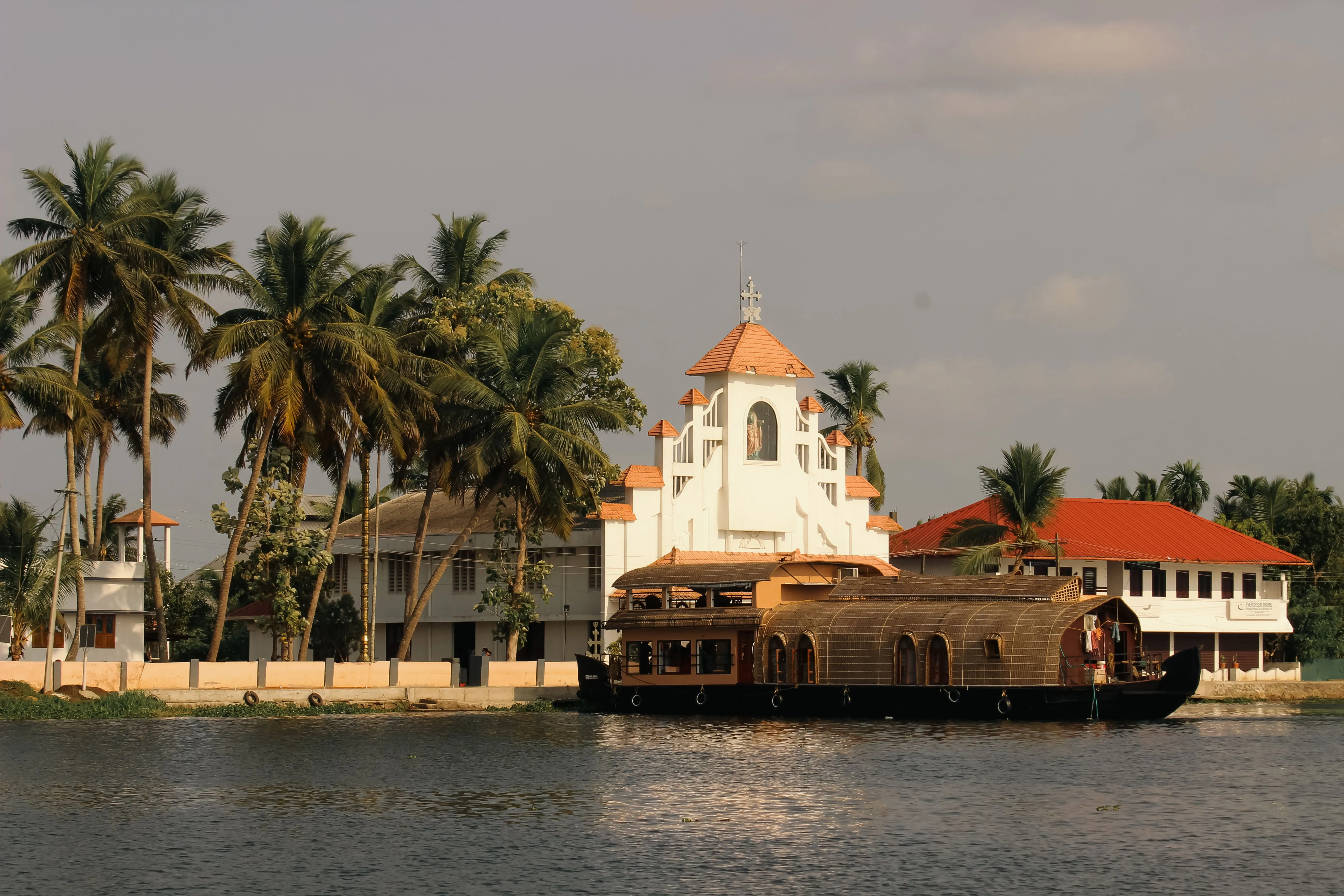 Affectionate Kerala Honeymoon Getaway